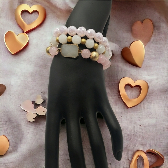 Erimish Set of 3 Hues of Pink Glass Beaded Stretchy Bracelets - Picture 5 of 11